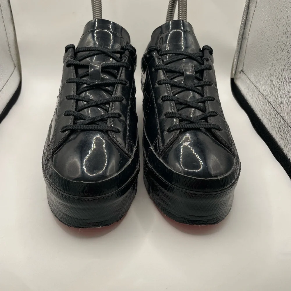 Converse gently used